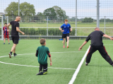 Laatste training S.K.N.W.K. JO11-1JM (partijtje tegen de ouders) van maandag 27 mei 2024 (100/137)